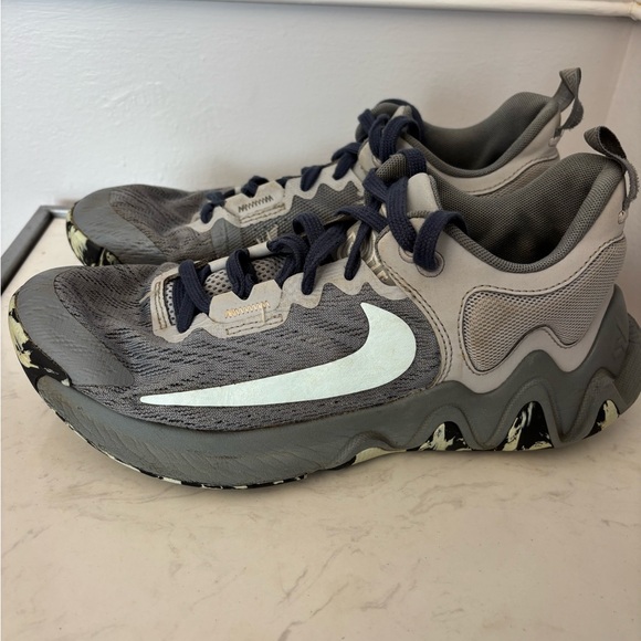 Nike Giannis Immortality 2 Gray Basketball Shoes Size 8.5 Men’s No Insoles - Picture 3 of 9